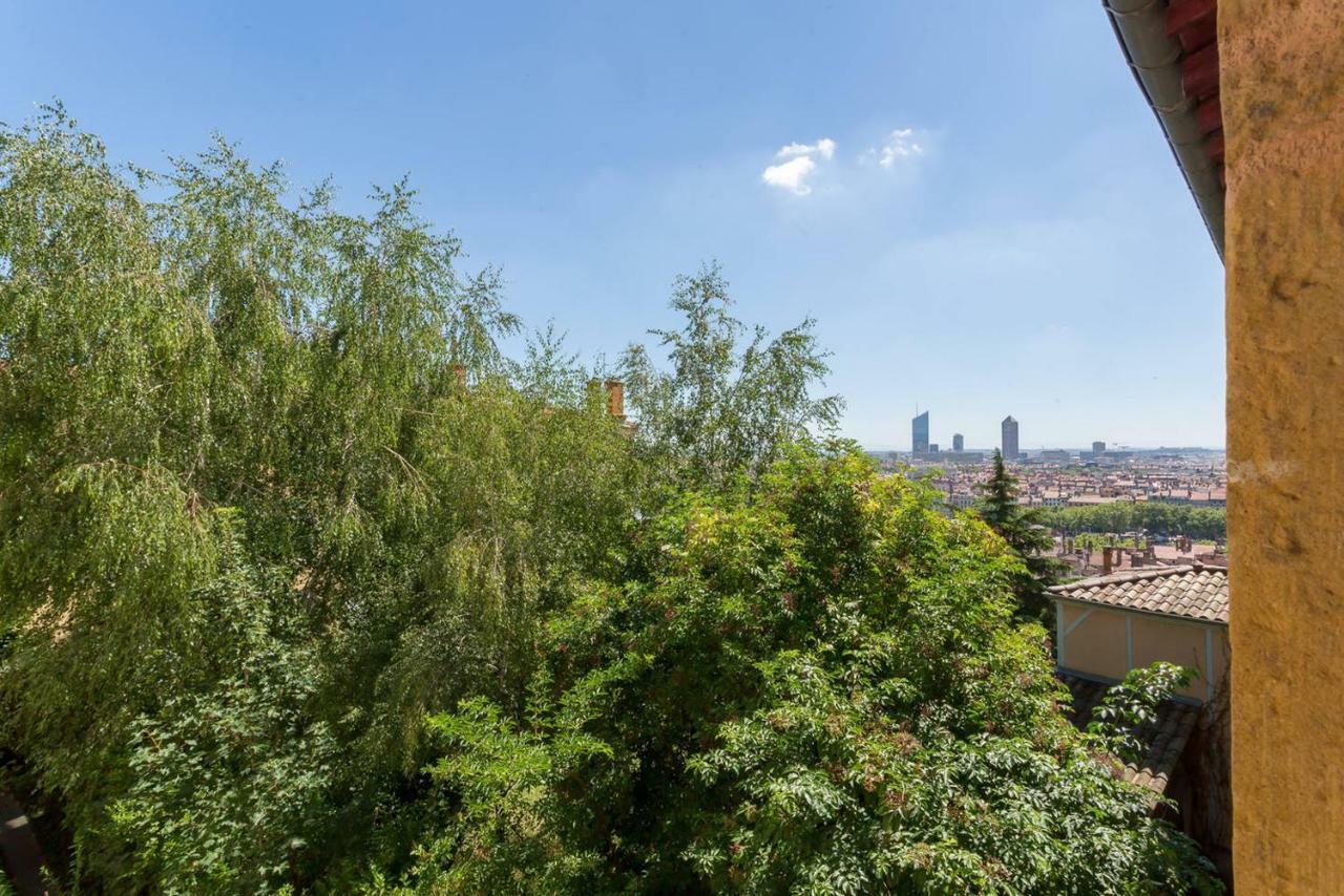 Sur Les Hauteurs Du Vieux Lyon Exterior photo